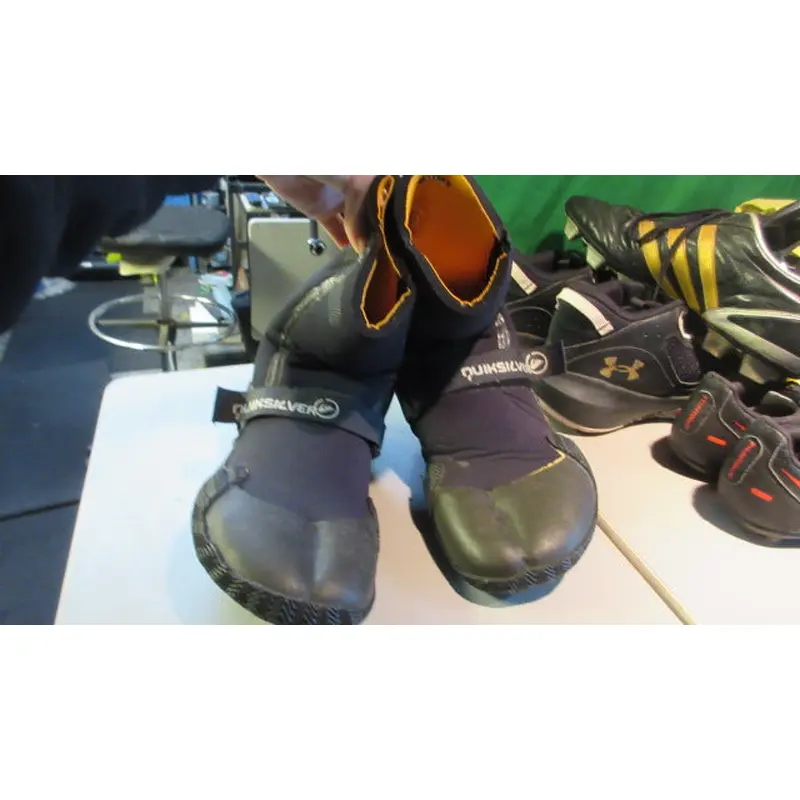 Used Quicksilver Scuba Boots Size 9