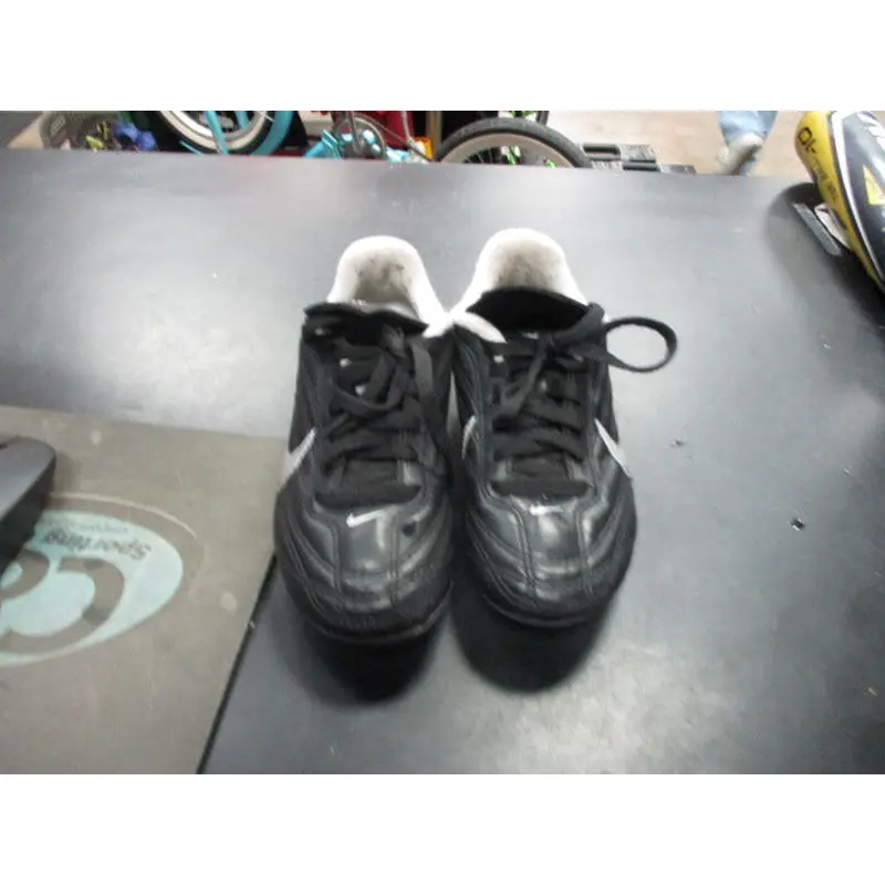 Used Nike Size 11C Soccer Cleats