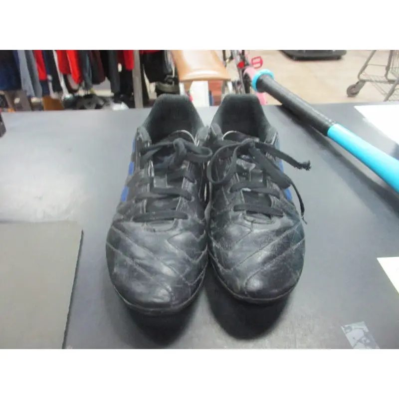 Used Adidas Soccer Cleats Size 3.5