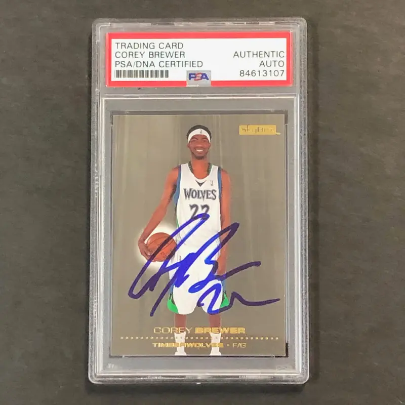 2008-09 SkyBox Basketball #91 Corey Brewer Signed Card AUTO PSA Slabbed Timberwolves