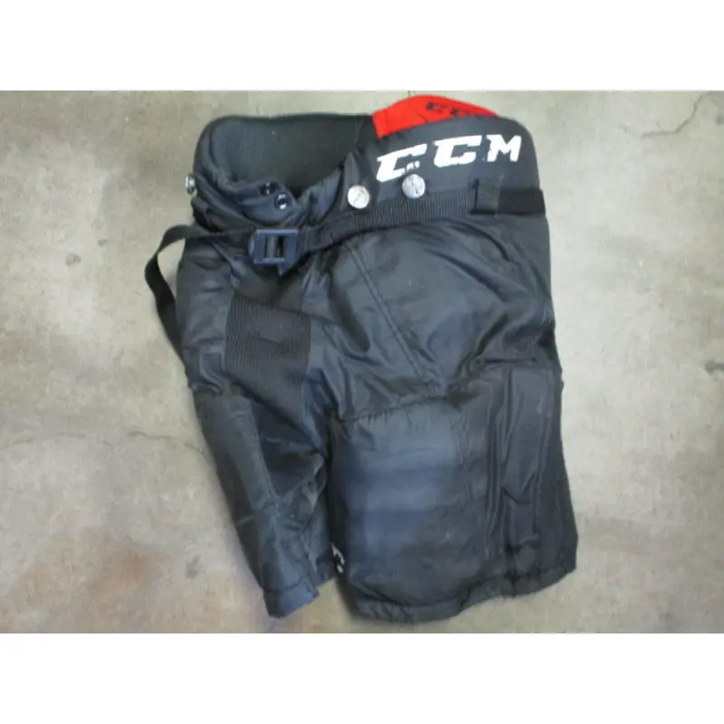 Used CCM QLT 230 Hockey Breezers Size Youth Medium