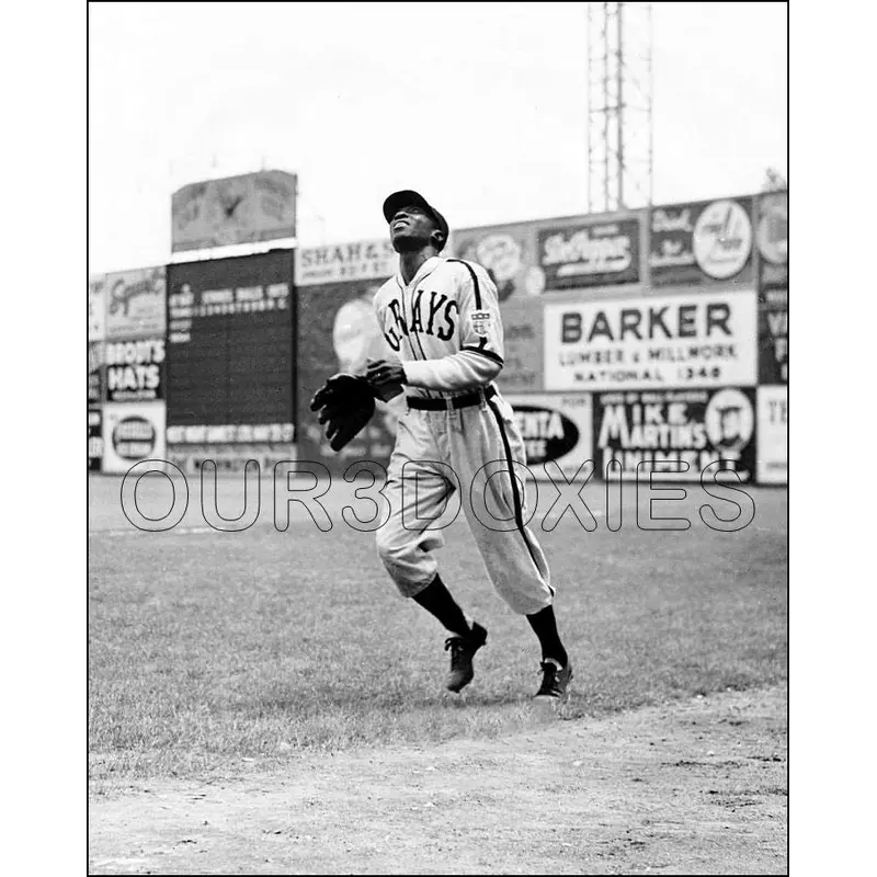Cool Papa Bell 8X10 Photo - 1946 Homestead Grays - 456