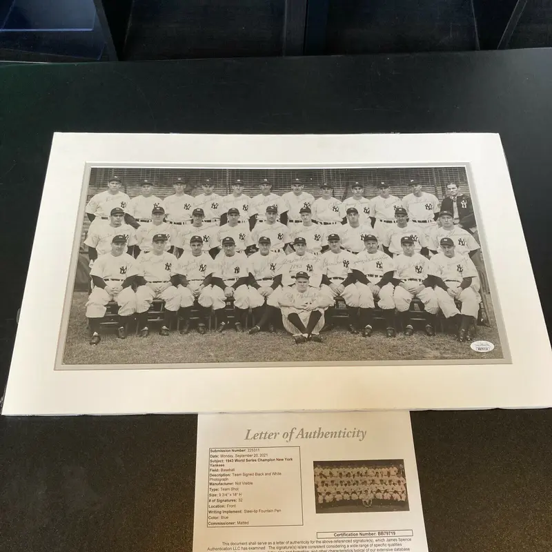 1943 New York Yankees World Series Champs Team Signed Photo Joe Dimaggio JSA COA