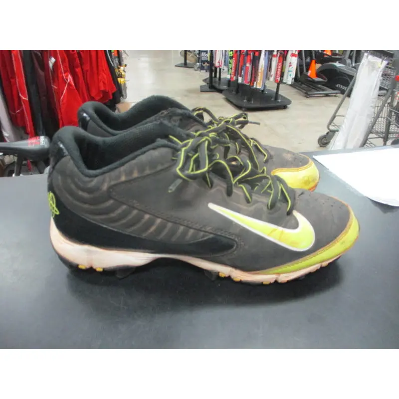Used Nike Huarache Cleats Size 4.5