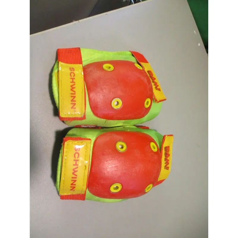 Used Schwinn BAM Youth Skating Knee Pads
