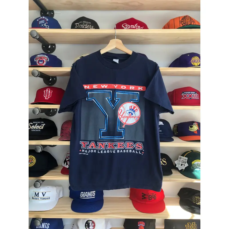 Vintage 1997 Logo 7 New York Yankees Tee Size Medim