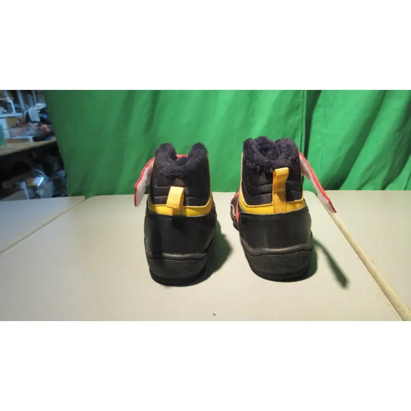 Used Quickshark Youth Winter Boots Size 13 Youth