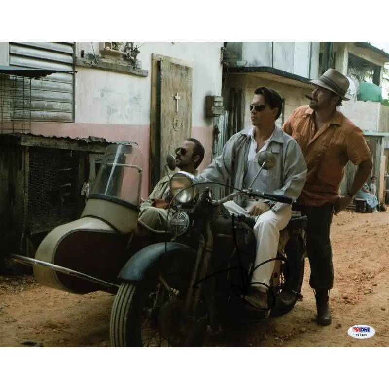 Johnny Depp The Rum Diary Signed Authentic 11X14 Photo PSA/DNA #W46409