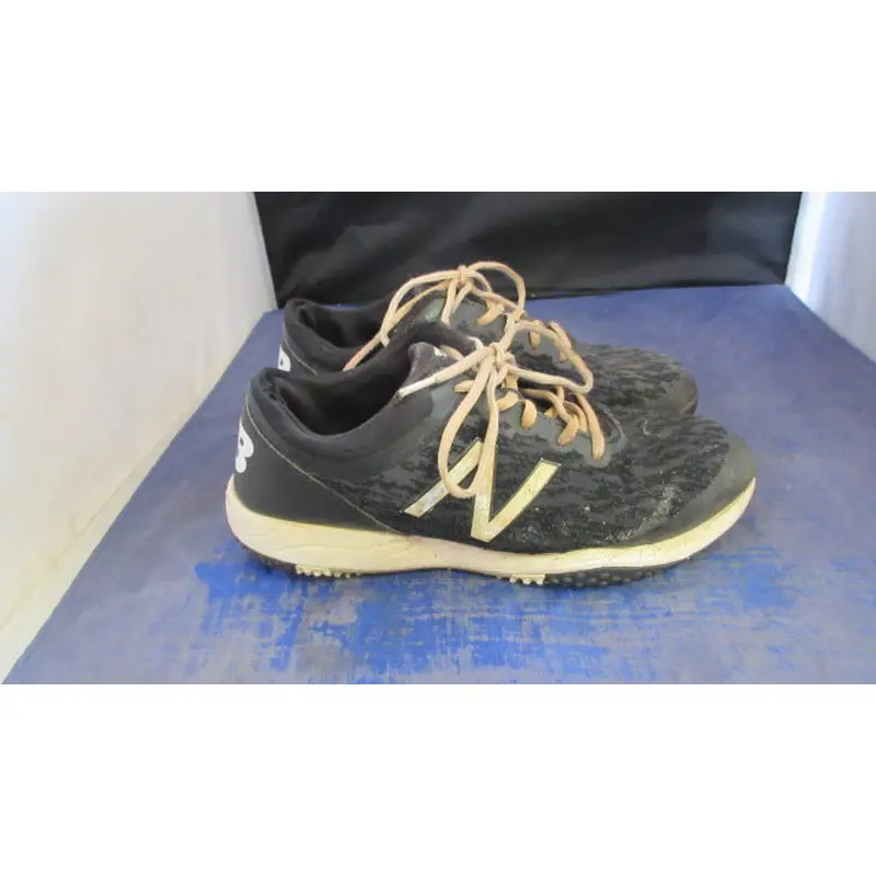 Used New Balance 4040 Turf Cleats Adult Size 8.5 - wear on ankles