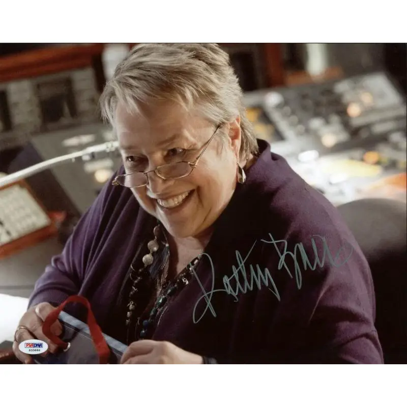 Kathy Bates Signed Authentic 11X14 Photo Autographed PSA/DNA #S33666
